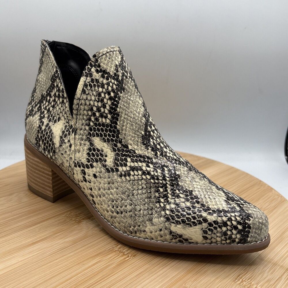 Blondo Neda Snake Print Waterproof Leather Ankle Boot Back Zip Sz 8 boho Western